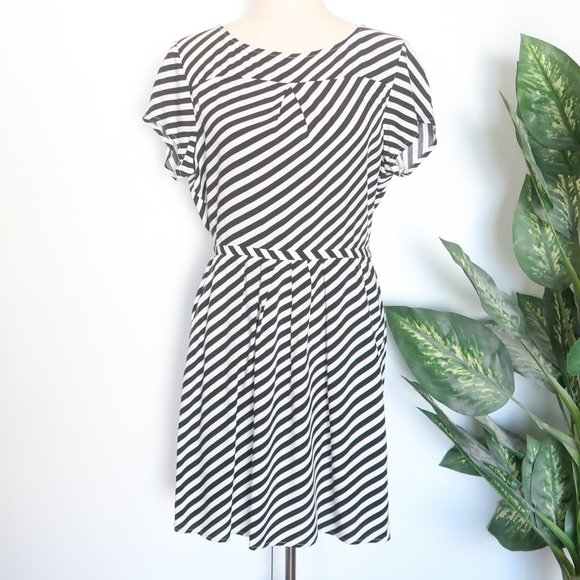 J. Crew Black & White Striped Short Sleeve Mini Dress Size 8 - Picture 1 of 14